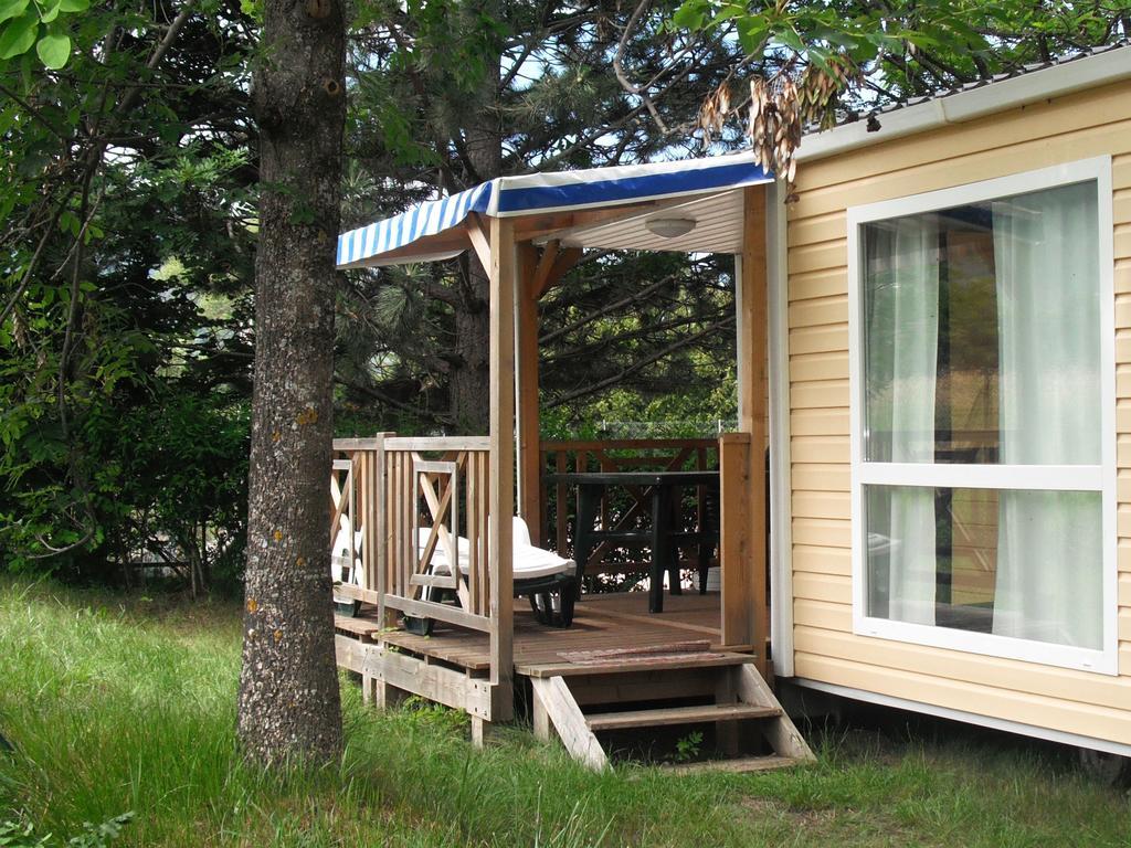 Hotel Camping Les Grillons Embrun Exterior foto